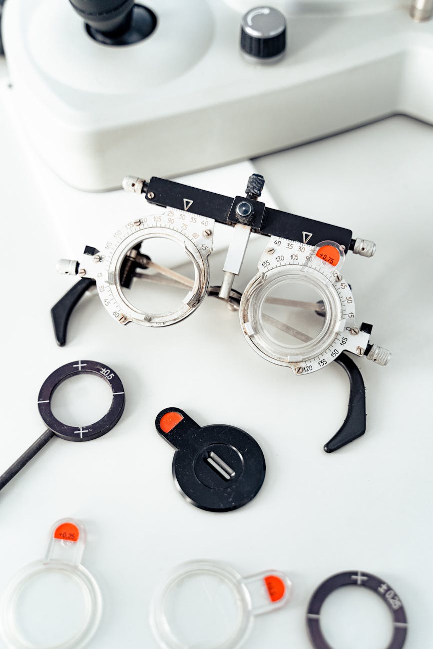 trial frame with trial lenses